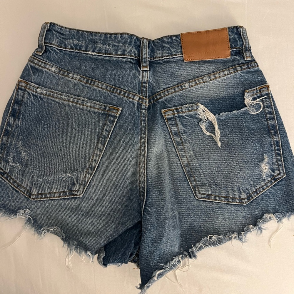 Zara Ripped Jean Shorts - Picture 2 of 3